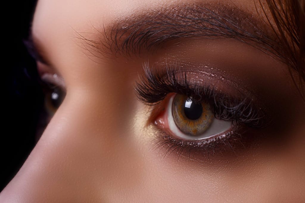 Quel maquillage pour des yeux marrons ?
