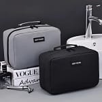 Trousse de toilette avec plusieurs compartiments