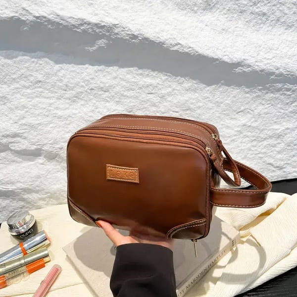 Trousse de toilette femme en cuir