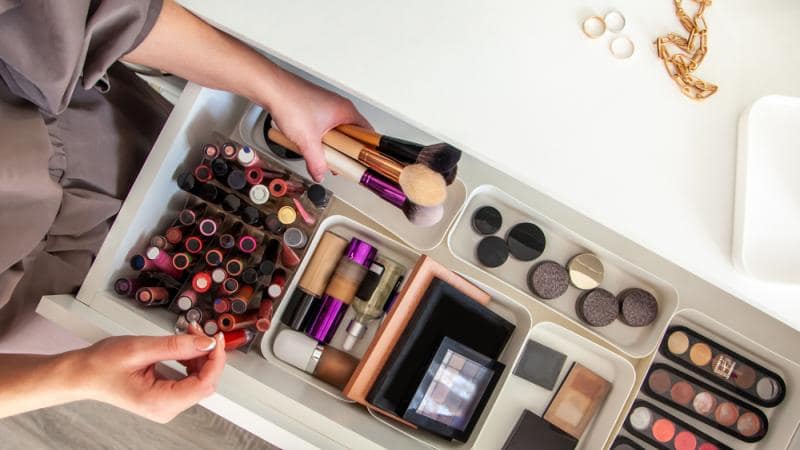 Quels outils de rangement pour le maquillage choisir ?
