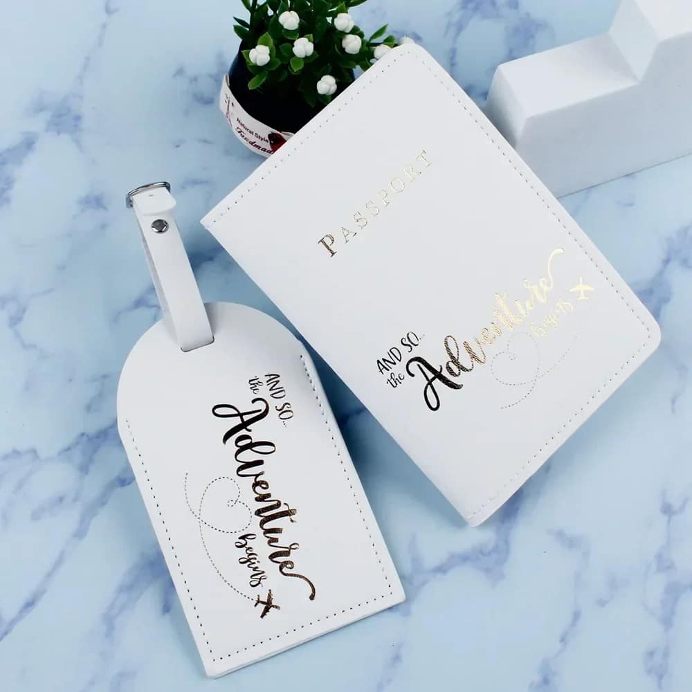 Protège passeport et étiquette valise Protège passeport et étiquette valise