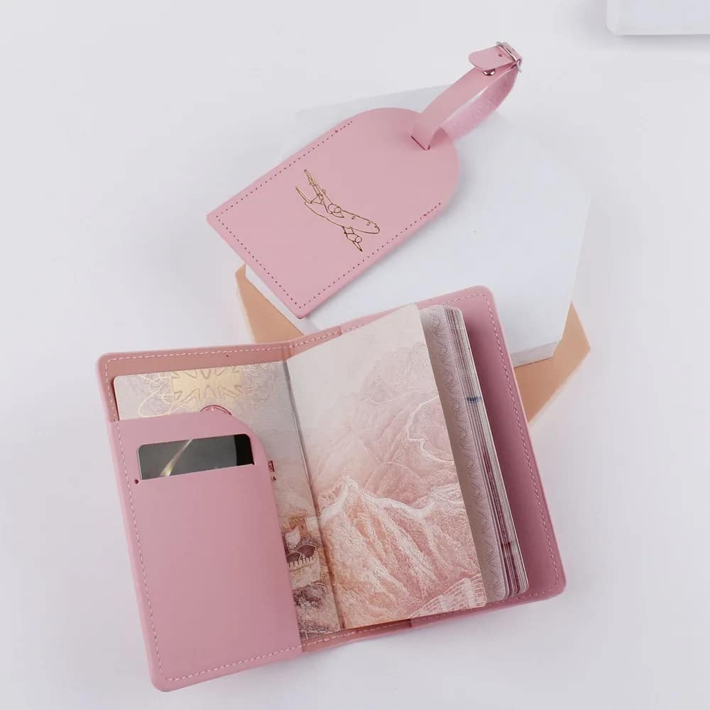 Protège passeport et étiquette valise