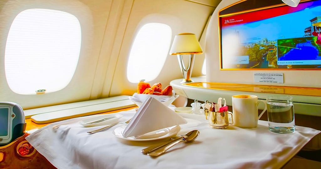 Quels sont les services à bord en classe affaires ?