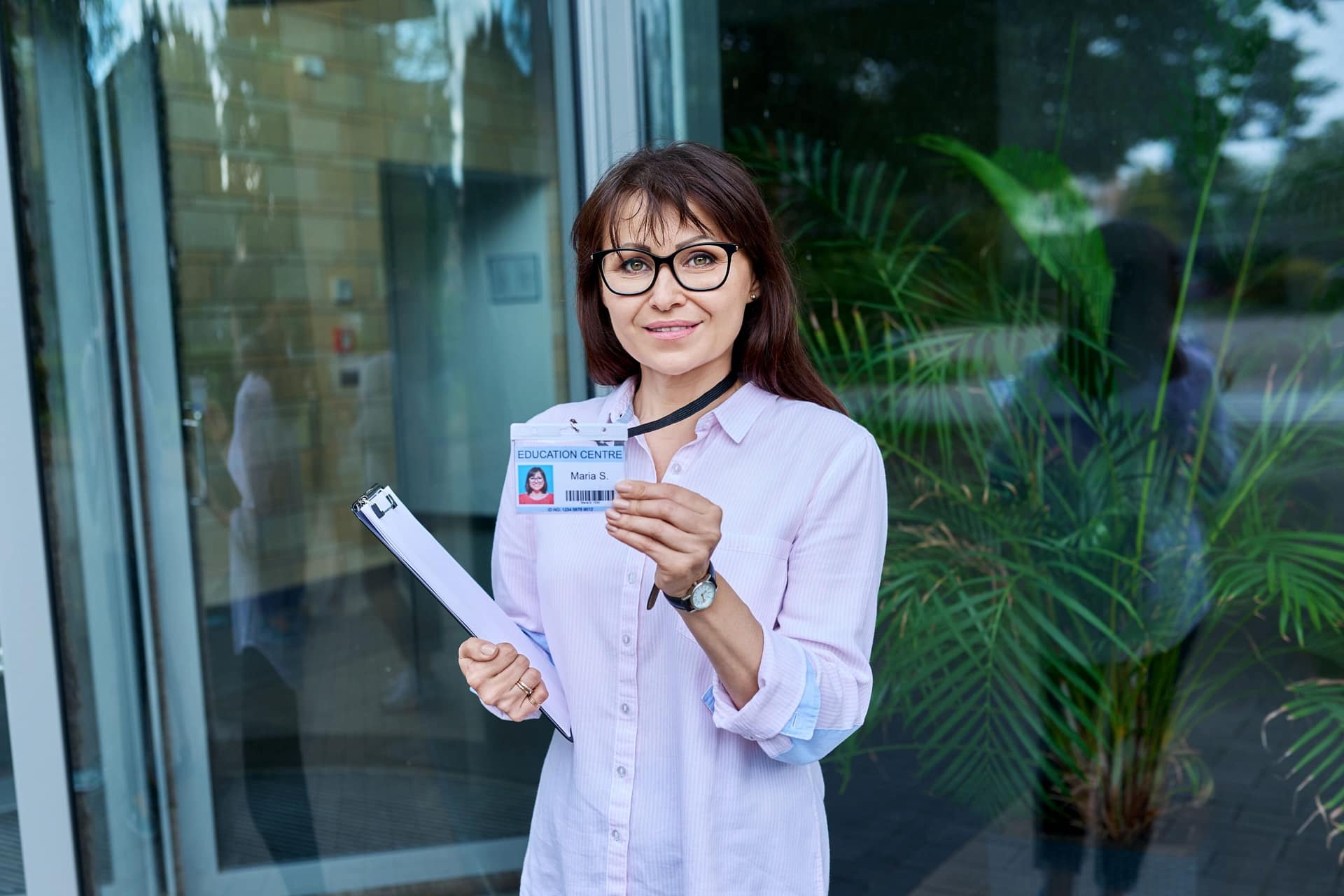 Quels sont les pays qui acceptent l’utilisation d’une carte d’identité périmée en cas de voyage ?